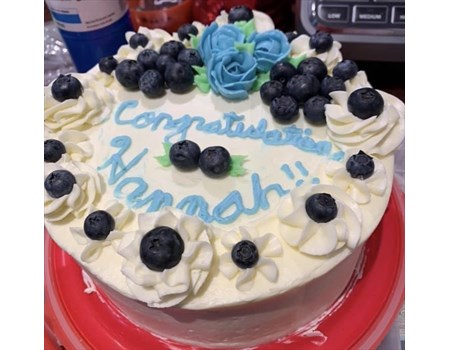 8” vanilla cake with vanilla buttercream and fresh blueberries